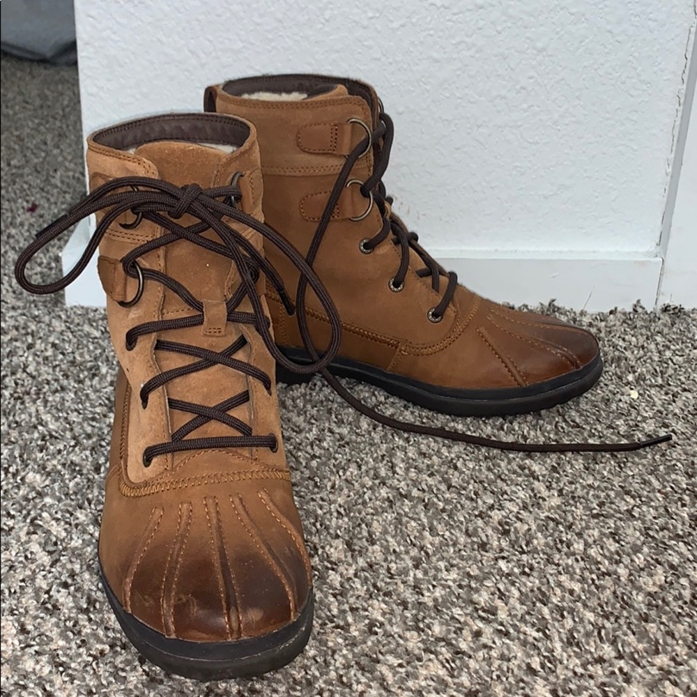 Ugg waterproof fur inside boots